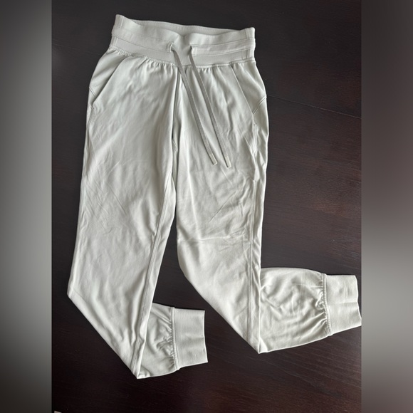 (NWOT) Lululemon Ready to Rulu Jogger 7/8 - Picture 6 of 8